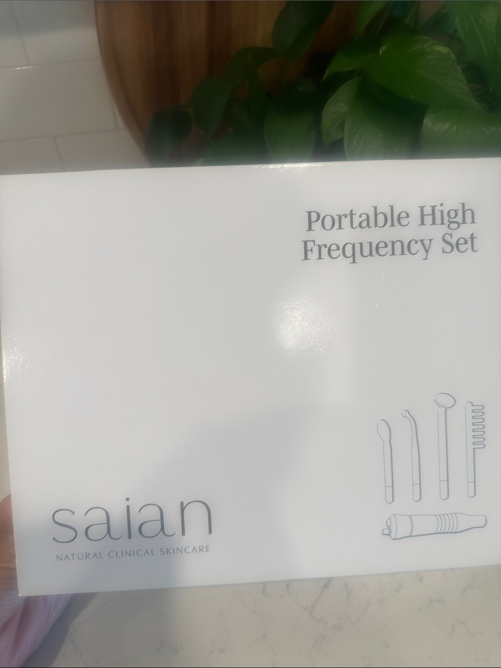 Saian Portable High Frequency Facial Set — White